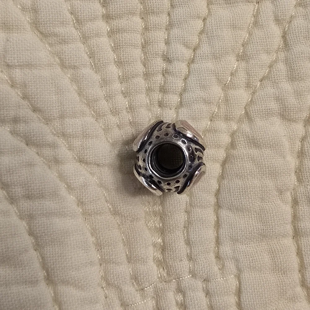 EUC Authentic Pandora Pink Enamel Boudoir Heart Charm, Retired Style